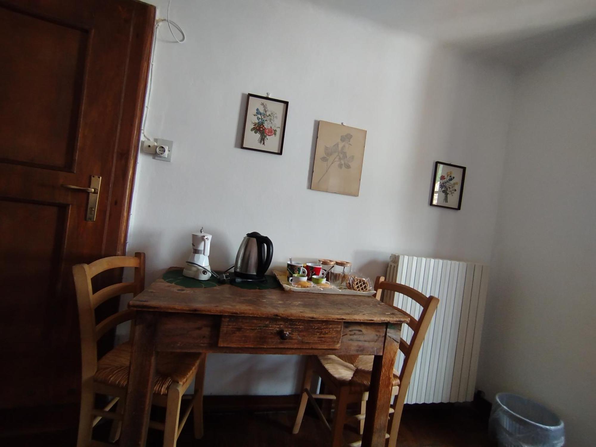 La Corte Del Poeta Arcumeggia Quarto foto