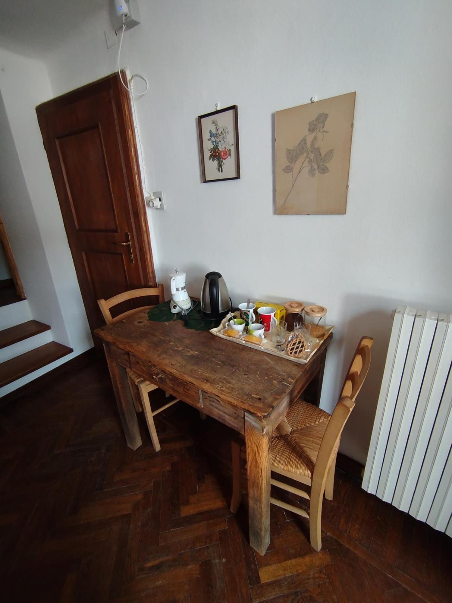 La Corte Del Poeta Arcumeggia Quarto foto